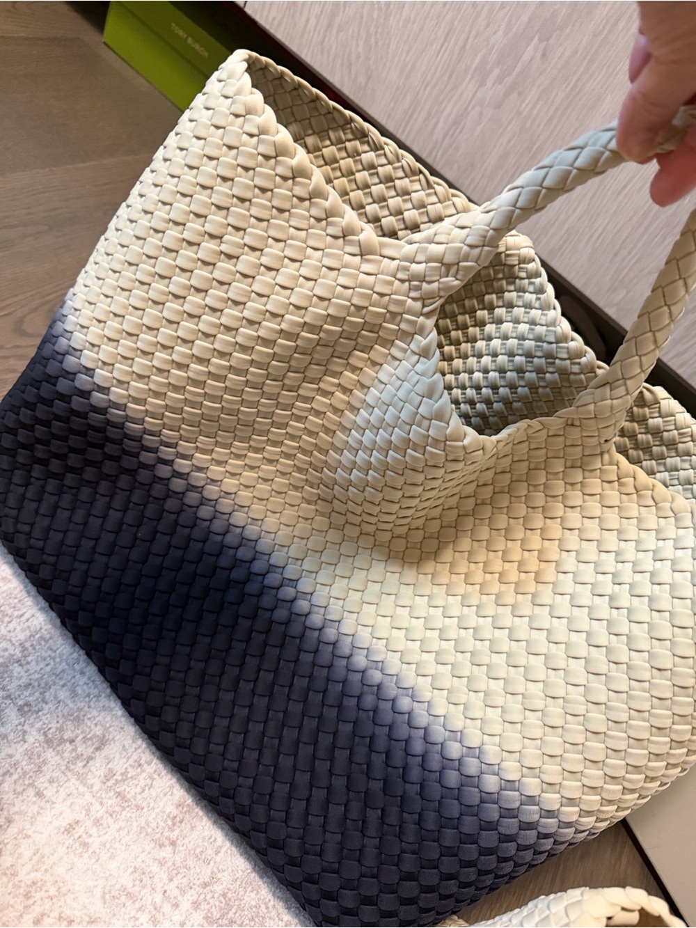 Naghedi Large NYC Two-Tone Woven Tote Bag in Cream and Black with Matching pouch - Picture 3 of 7